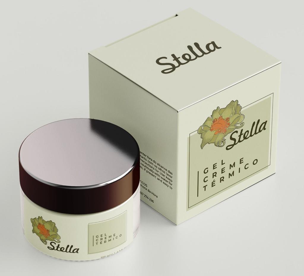 Stella is an innovative topical cream designed to help reduce measurements and improve the appearance of localized fat. Its formula uses nanotechnology, allowing the active ingredients to penetrate deeper layers of the skin for enhanced results. With a lightweight, fast-absorbing texture, Stella Slimming Cream spreads easily, leaving the skin soft and comfortable without feeling greasy. What it does The active ingredients work together to: support inch loss and the appearance of localized fat; promote firmer, smoother and more hydrated skin; improve local blood flow and microcirculation; provide antioxidant and soothing (anti-inflammatory) benefits; help break down fat within the cells (lipolytic action); offer a gentle thermogenic effect; improve circulation, helping to reduce the appearance of “orange peel” skin.